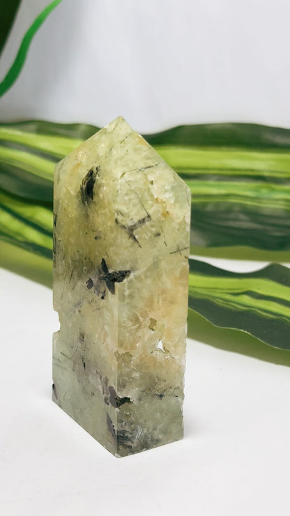 Prehnite Point 140g