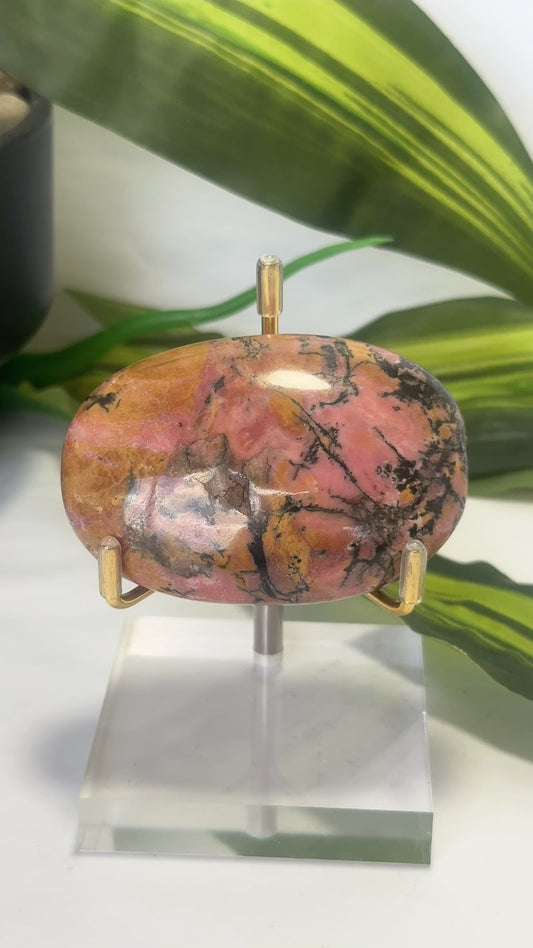 Rhodonite Palm Stone 188g