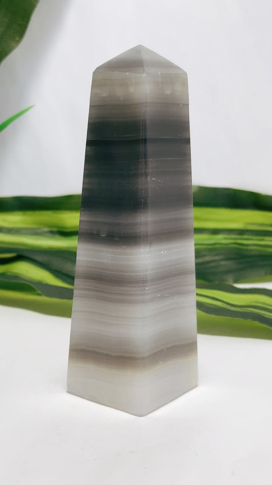 Black Banded Onyx Tower 252g