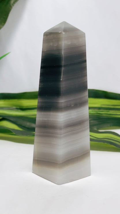 Black Banded Onyx Tower 252g