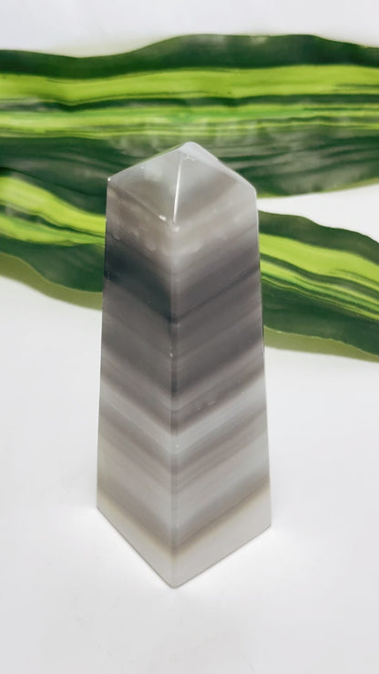 Black Banded Onyx Tower 252g