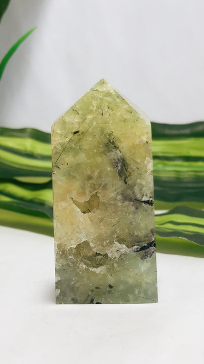 Prehnite Point 140g