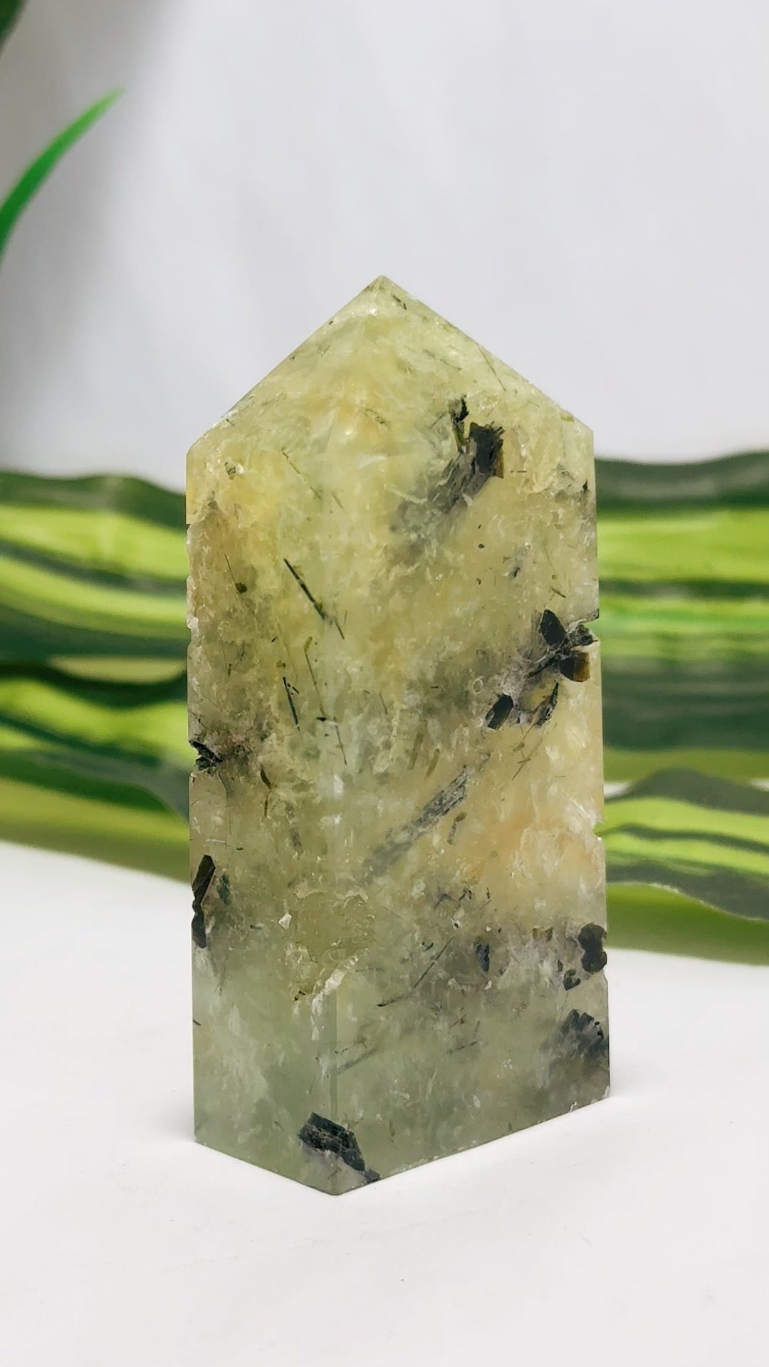 Prehnite Point 140g