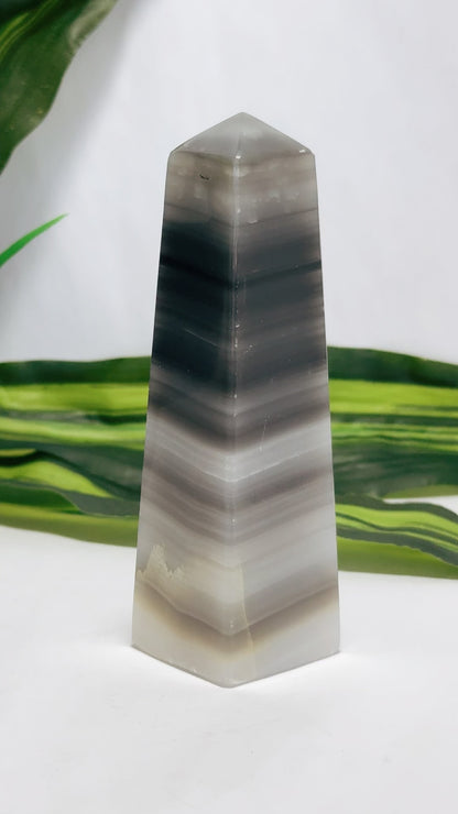 Black Banded Onyx Tower 252g