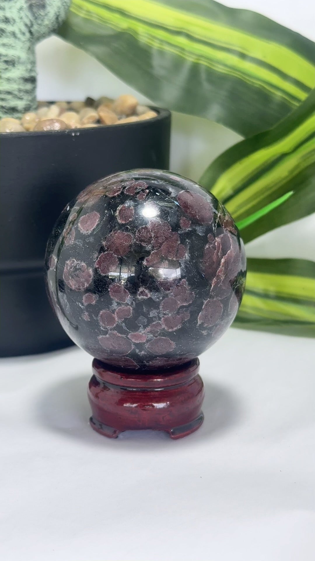 Garnet Sphere 542g