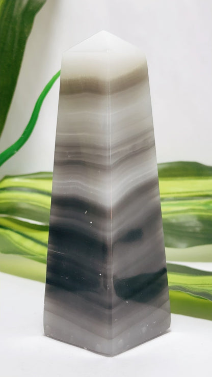 Black Banded Onyx Tower 278g