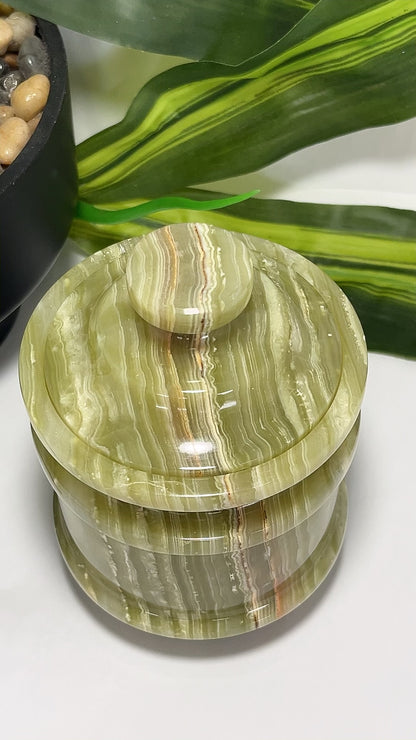 Green Banded Onyx Jar with Lid 576g