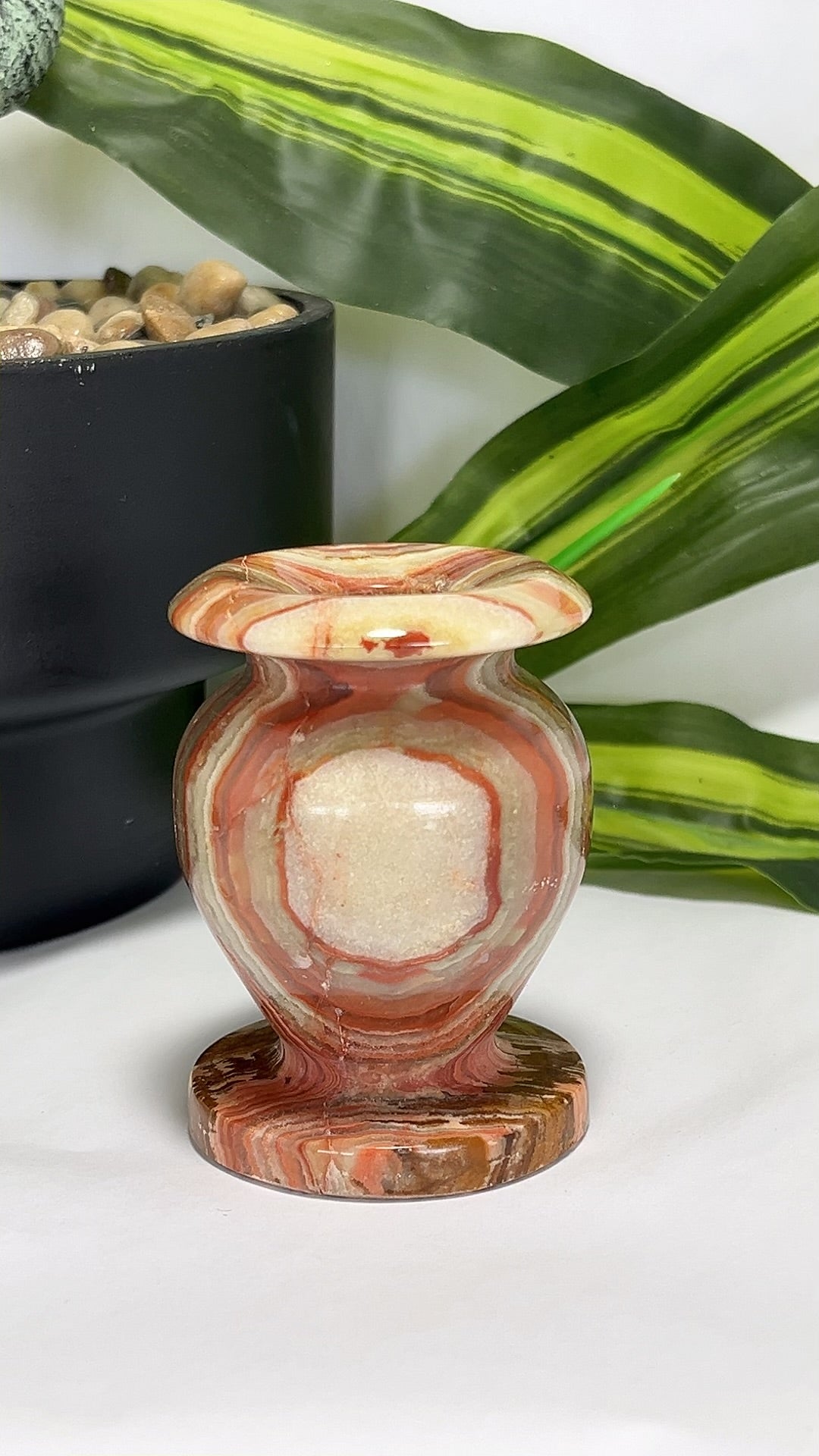 Green Banded Onyx Vase 282g