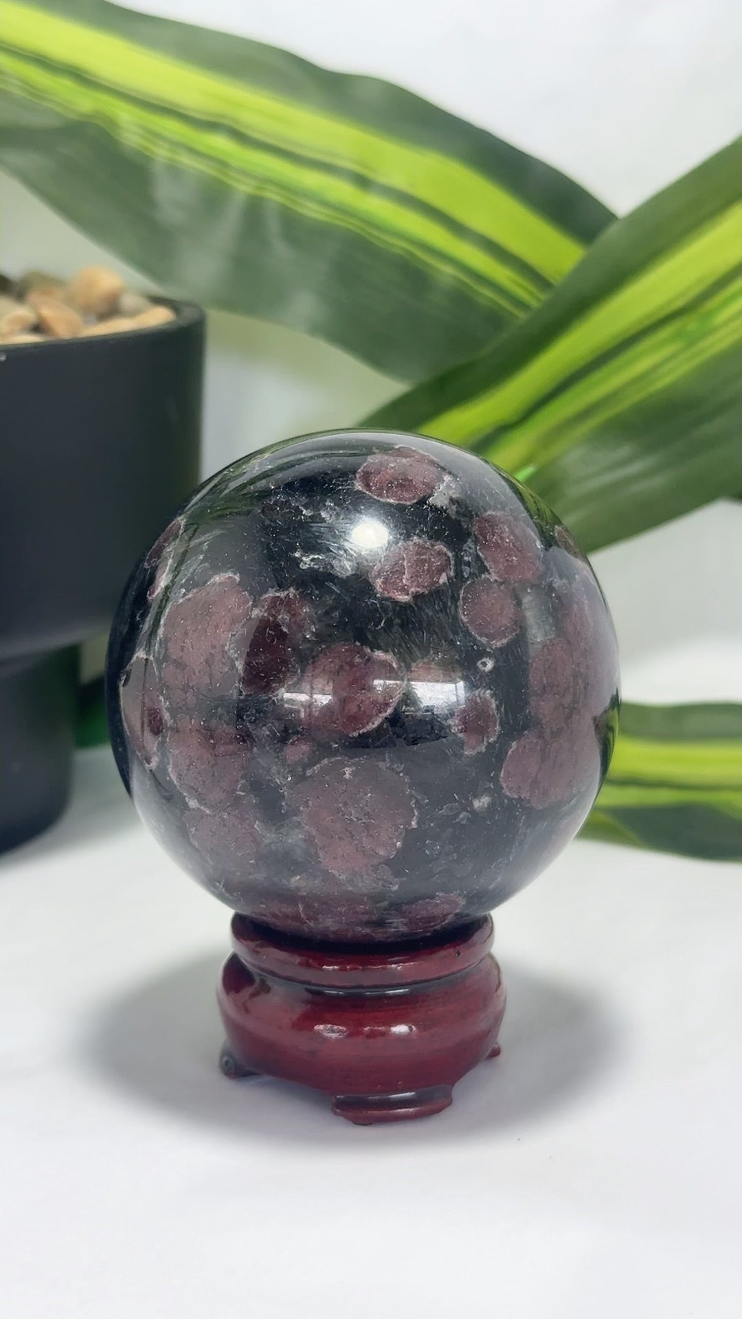 Garnet Sphere 604g