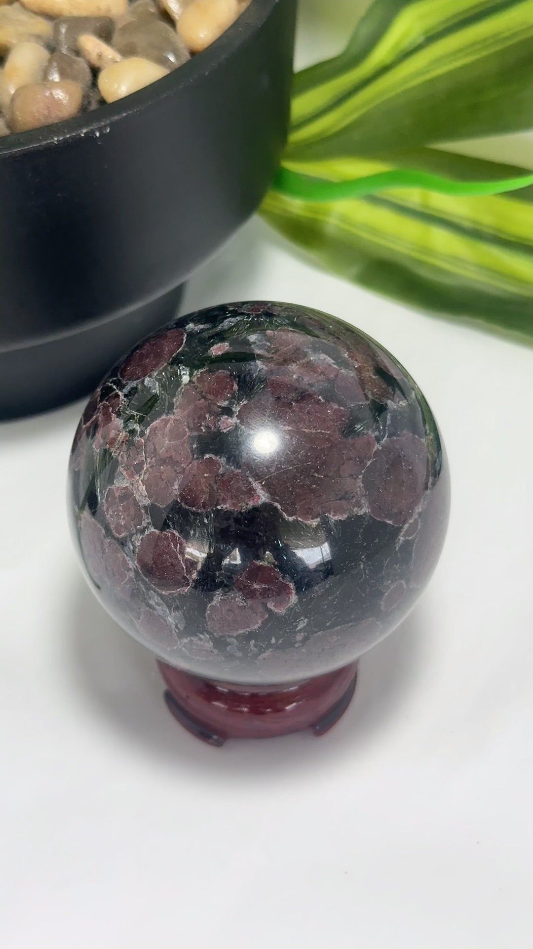 Garnet Sphere 542g