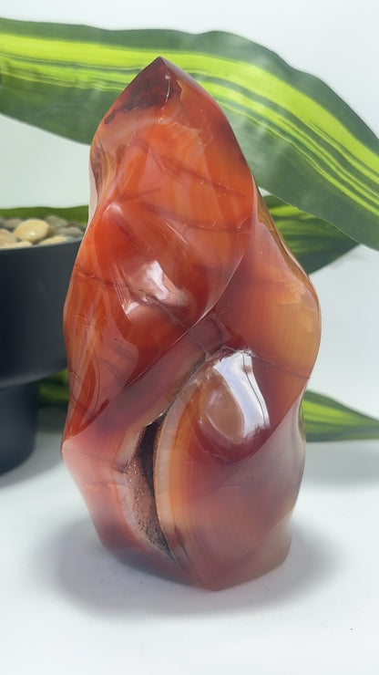 Carnelian Flame 1266g