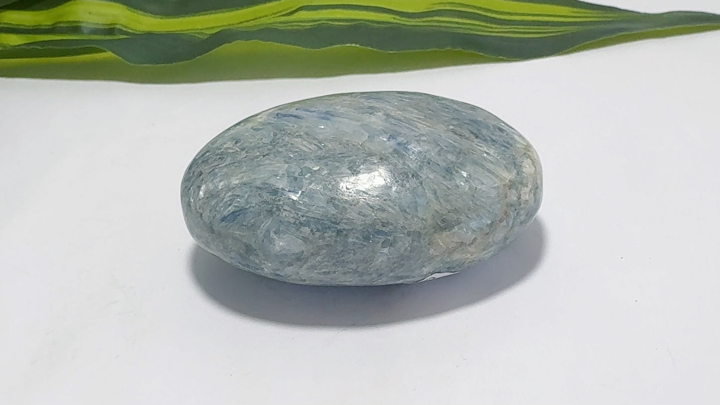 Kyanite Palm Stone 200g