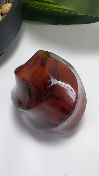 Carnelian Flame 1021g