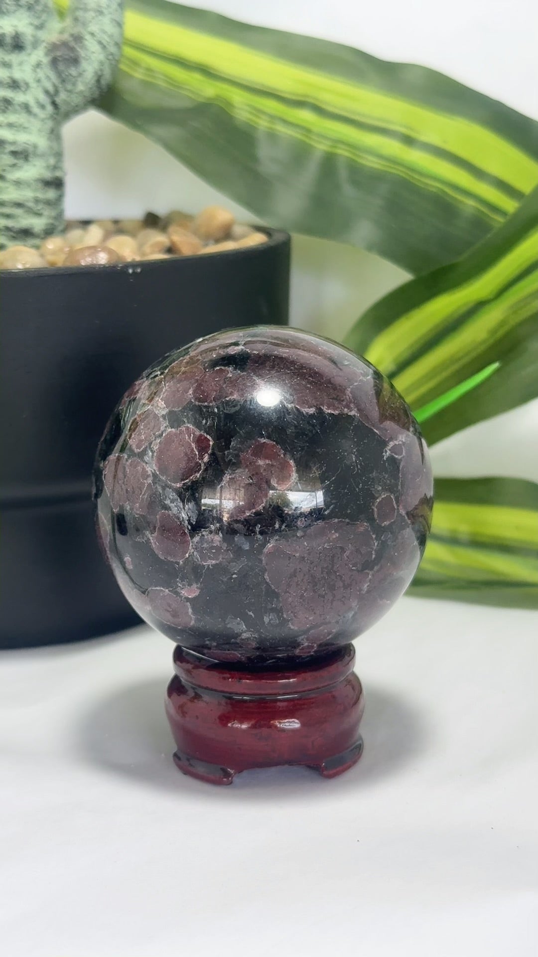 Garnet Sphere 542g