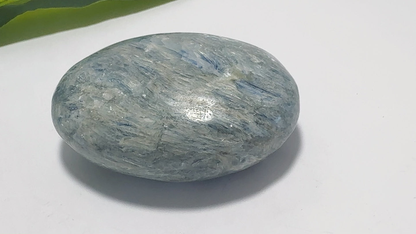 Kyanite Palm Stone 200g