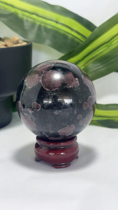 Garnet Sphere 604g