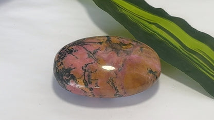 Rhodonite Palm Stone 188g